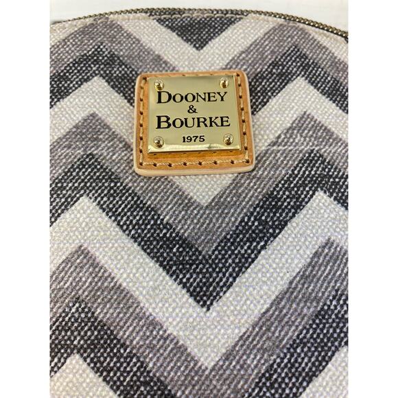 DOONEY & BOURKE SMALL LEATHER CHEVERON CROSSBODY BAG - Picture 11 of 16